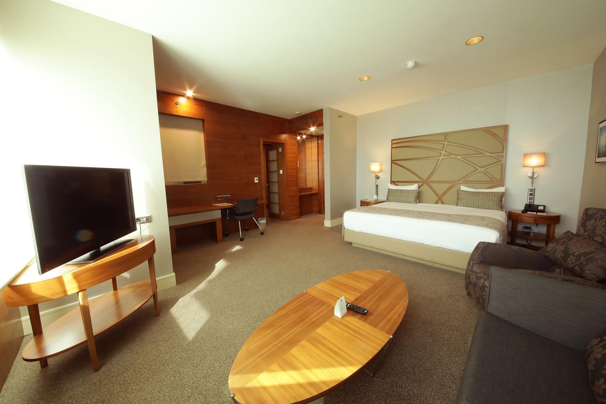 Cevahir Hotel Istanbul Asia Exterior photo A room at the hotel