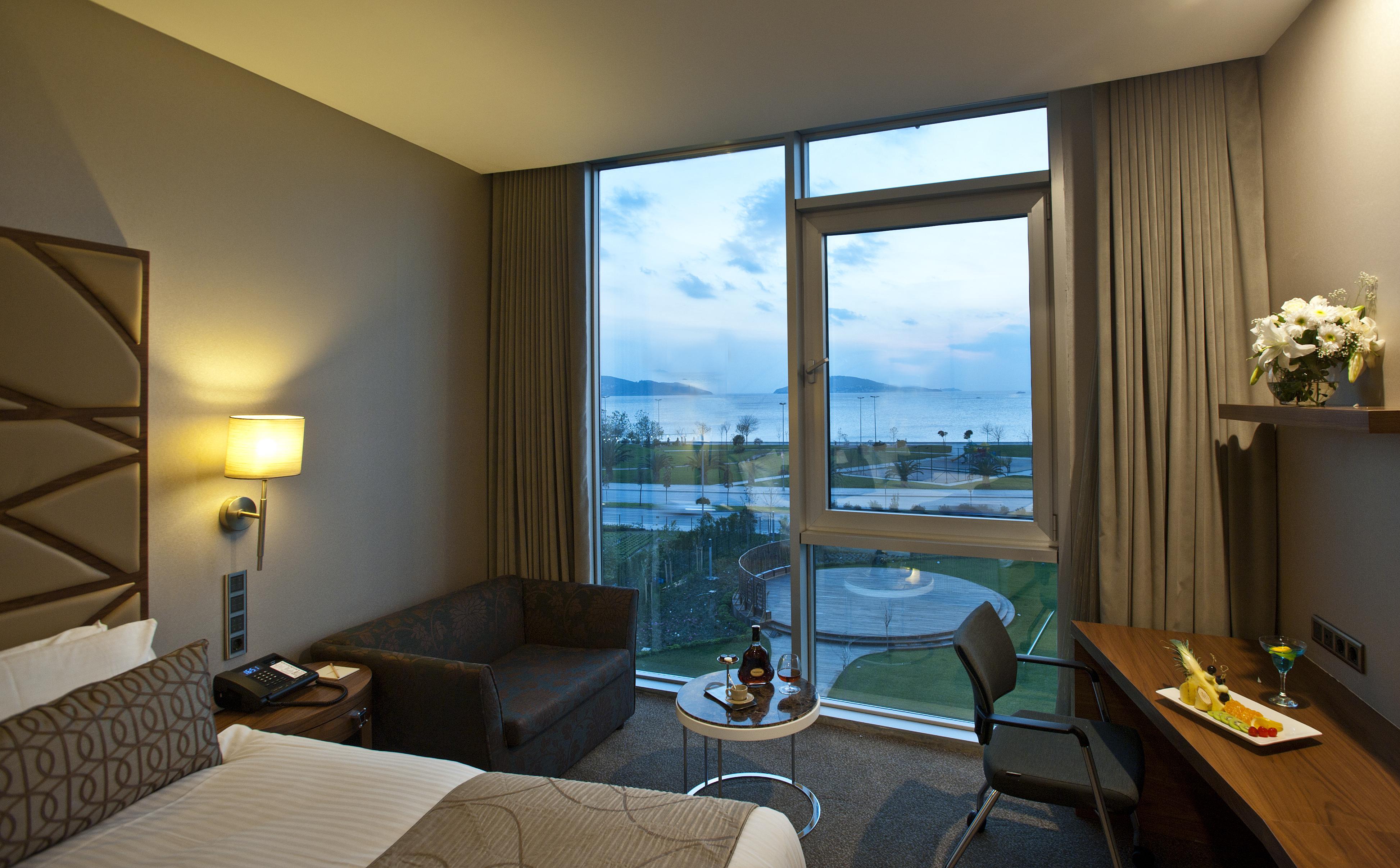 Cevahir Hotel Istanbul Asia Exterior photo A room at the hotel