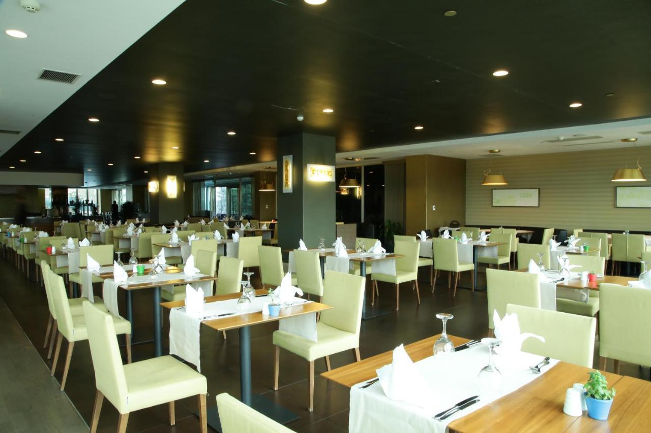 Cevahir Hotel Istanbul Asia Exterior photo The restaurant