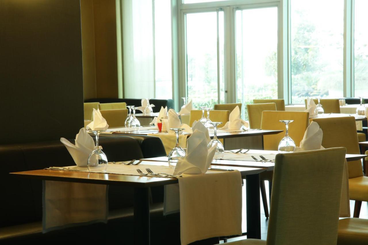 Cevahir Hotel Istanbul Asia Exterior photo The restaurant
